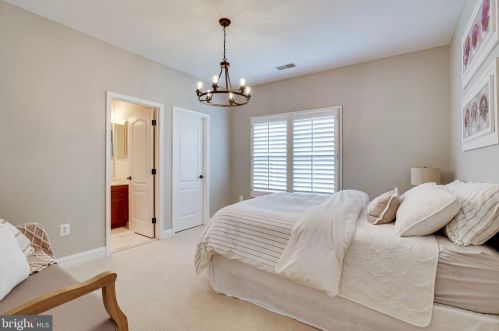 15747 Spyglass Hill Loop, Gainesville VA  20155-3239 exterior