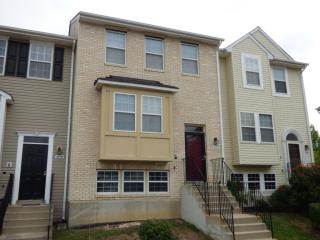 4132 Crab Apple Ct, Suitland MD  20746-3069 exterior