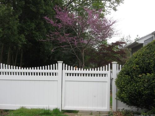 34 Woodland Dr, Wapping, CT 06074-2334