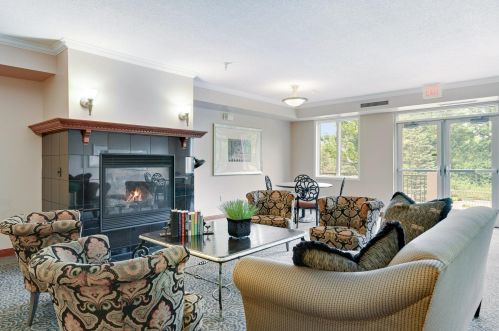 5225 Grandview Sq, Minneapolis MN  55436-1683 exterior