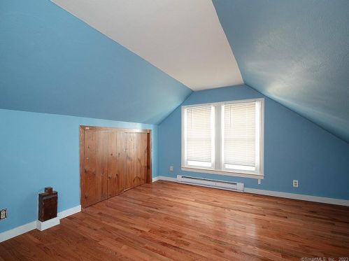 114 Spring St, Cheshire CT  06410-2720 exterior