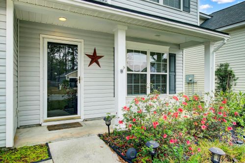 102 Sparkleberry Ln, Ladson, SC 29456-3797