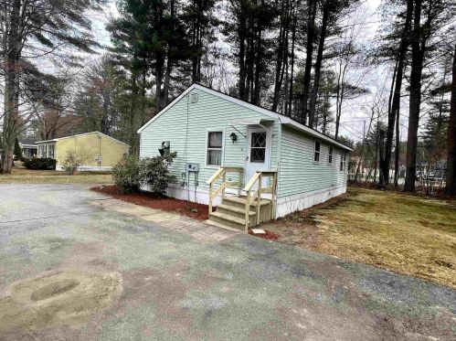 8 Reading Rd, Nashua, NH 03062-3547