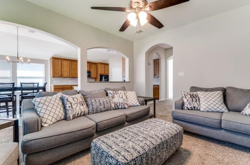 403 Canadian Trl, Midlothian TX  76063-7563 exterior