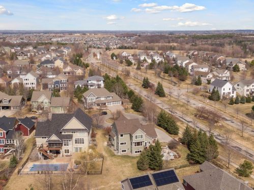 2488 Fieldstone Curv, Saint Paul MN  55129-6209 exterior