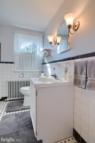 946 Salisbury Ct, Lancaster PA  17601-5164 exterior