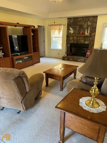 3468 Natalie Ct, Loganville, GA 30052-4365