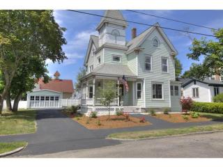 94 Ray St, Manchester, NH 03104-2537