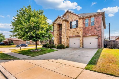 8868 Noontide Dr, Fort Worth, TX 76179-5289