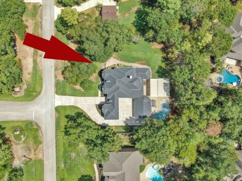 9010 Willow Spg Ln, Conroe TX  77302-3496 exterior