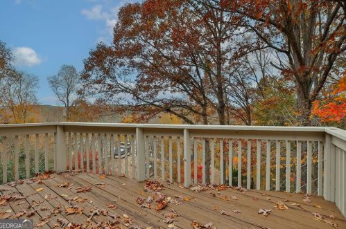 120 Huntcliff Pt, Atlanta GA  30350-1601 exterior