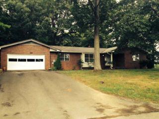 389 Economy Cir, Dandridge, TN 37725-6152