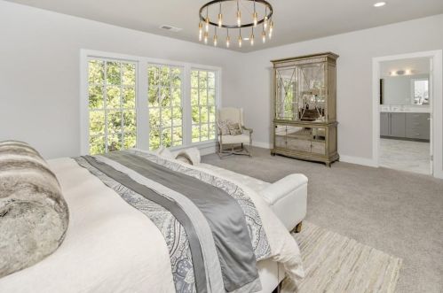 4007 Haverhill Dr, Atlanta GA  30342-3881 exterior