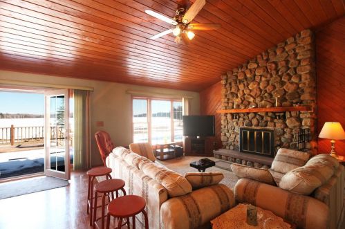 9809 Dickinson Ln, Britt, MN 55710-8206