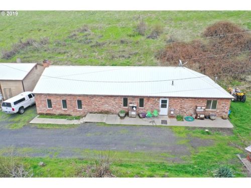 51374 Jackson Rd, Adams, OR 97810-3031