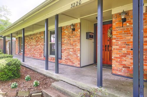 3220 Dothan Ln, Dallas, TX 75229-3840