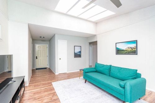 2202 Forest Bend Dr, Austin, TX 78704-4522