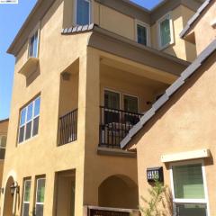 3326 Bramante Ln, Pleasanton, CA 94568-2571