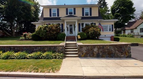 16 Fairmount Ave, Lincoln, RI 02865-3009