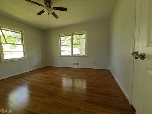 6427 Bennett Dr, Rex GA 30273-1723 exterior