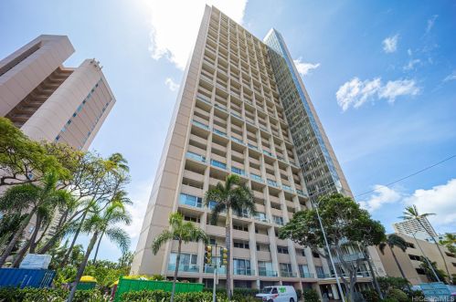 555 University Ave, Honolulu HI  96826-5003 exterior