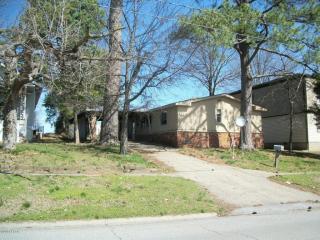 512 Church St, Harrisburg, IL 62946-1615