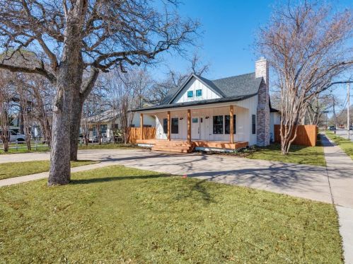 1821 Sylvania Ave, Fort Worth TX  76111-2740 exterior