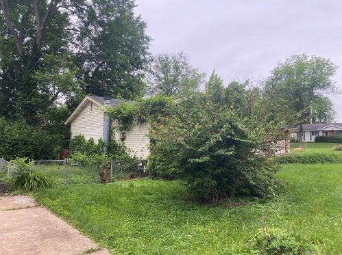1900 Valley Park Rd, Fenton, MO 63026-2153