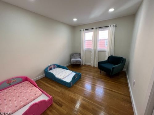 234 Lakewood Dr, Bloomfield, NJ 07003-3720