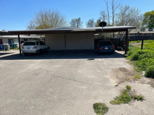1695 Oliver St, Dos Palos, CA 93620-2235