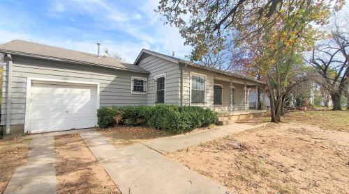 4813 Old Mansfield Rd, Fort Worth TX  76119-4622 exterior