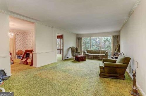 4132 Haverhill Dr, Atlanta GA  30342-3818 exterior