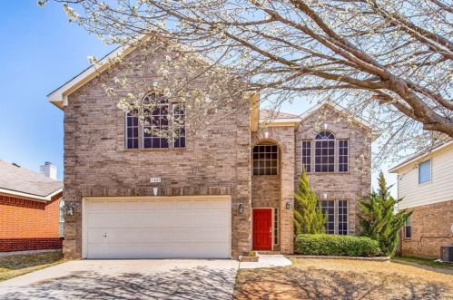 8221 Cedarcrest Ln, Fort Worth, TX 76123-4631