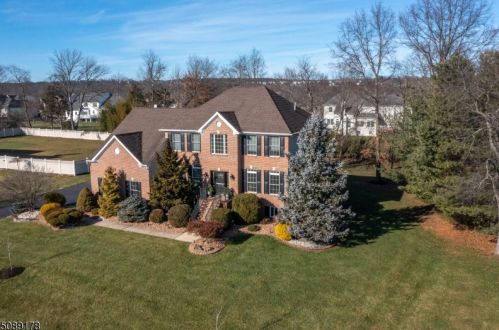 31 Vail Ln, Flemington, NJ 08822-3453