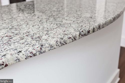 535 Strawberry St, Lancaster PA  17602-4466 exterior