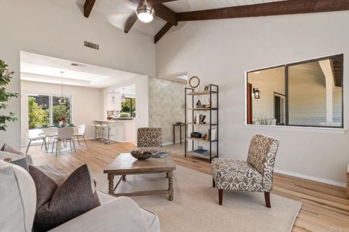 2004 Troy Pl, Vista CA  92084-4831 exterior