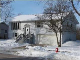 1224 Kennedy Dr, Streamwood, IL 60107-1157