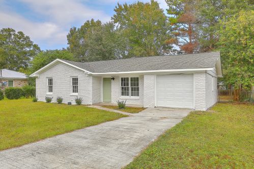 4482 Hardwood St, Ladson, SC 29456-3752