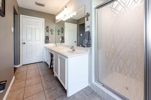 1016 Chateau Wood Pkwy Dr, Conroe TX  77385-9771 exterior