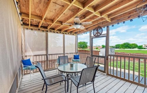 1151 Bradbury Cir, Carol Stream IL  60188-3903 exterior