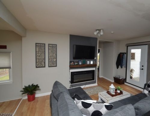 63 Thurmont Rd, Parsippany, NJ 07834-1908