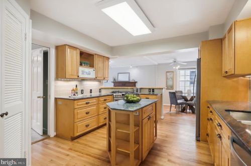 1221 Pinecrest Cir, Silver Spring MD 20910-1626 exterior