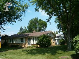 13455 End Ln, Crestwood, IL 60445-1363
