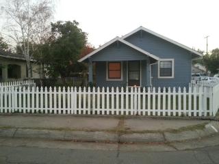 300 Vine St, Lodi, CA 95240-4818