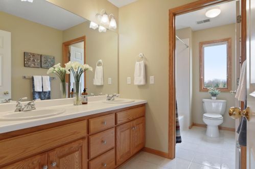 9100 Heritage Way, Saint Paul MN  55125-5034 exterior
