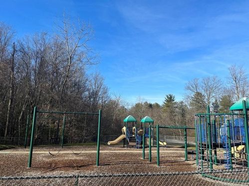552 Wood Duck Dr, Torrington CT  06790-2587 exterior