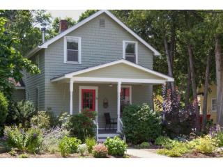 27 Alfred St, Burlington, VT 05401-4103