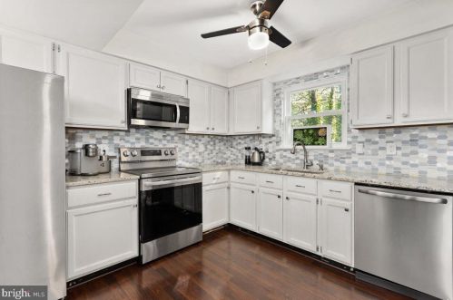 84 Kennedy Dr, Severna Park MD 21146-3007 exterior