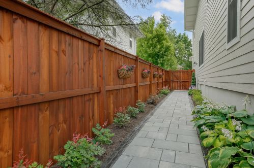 231 Douglas Ave, Naperville IL  60540-4409 exterior