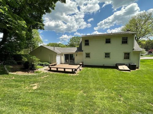 80 Robindale Dr, Kensington, CT 06037-2052